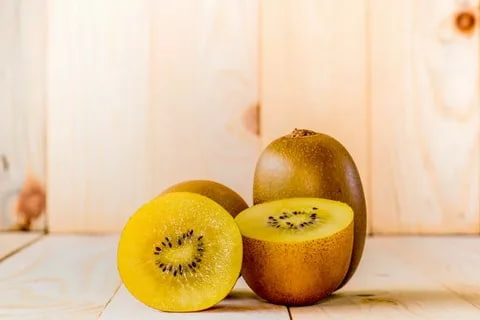 تصویر 4 از کیوی هایوارد طلایی شیرین و آبدار با طعم استوایی دلپذیر